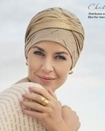 Femme avec turban beige